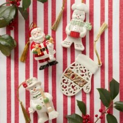 Lenox 2023 A Year To Remember Mitten Ornament -Lenox Shop 894422 894432 894427894428 LHOL 23 FEA 1